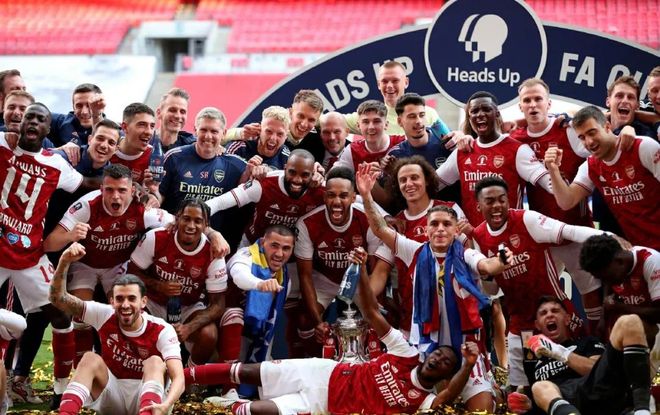 NBA：雄鹿客场大胜76人 字母哥30+12+10