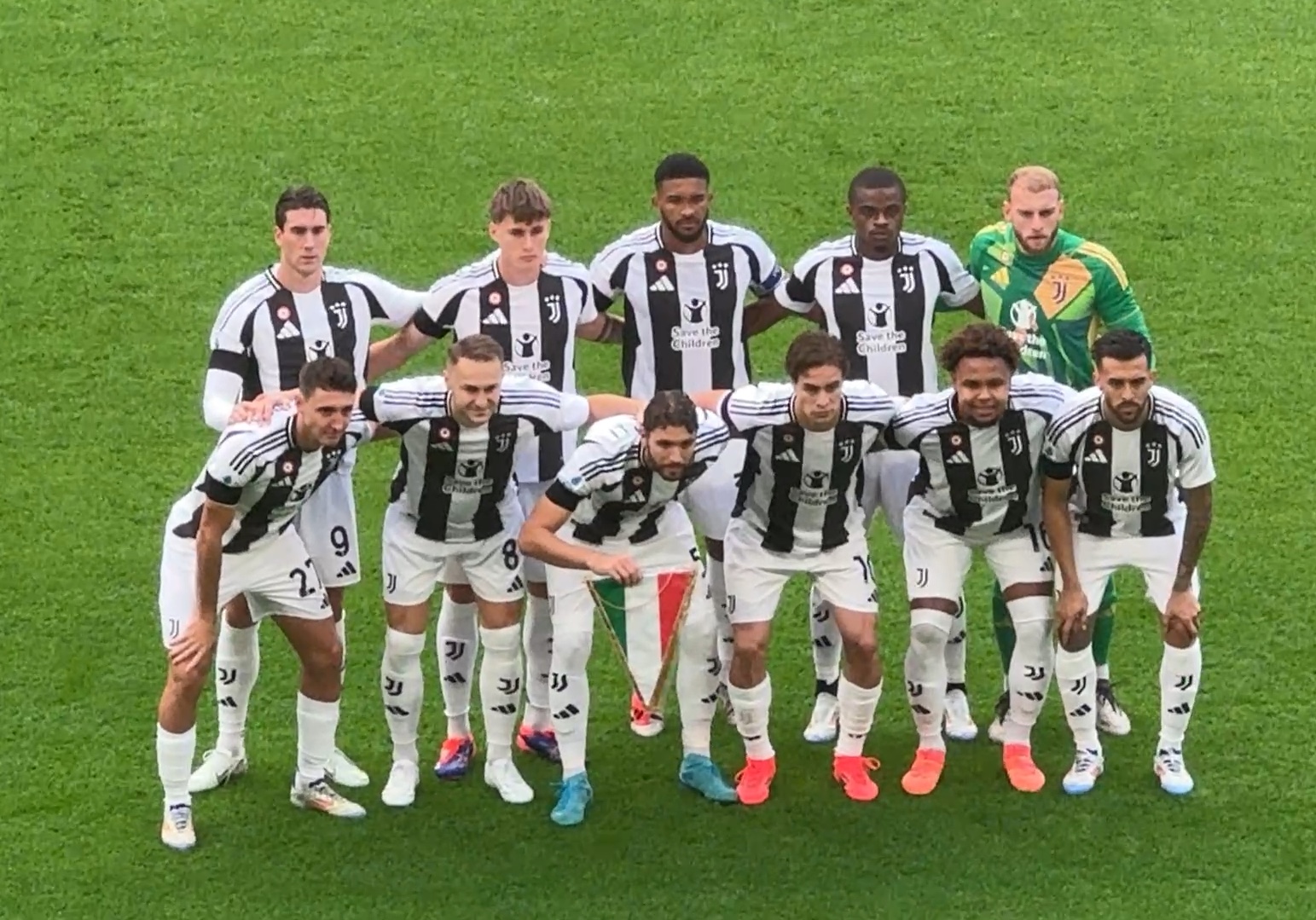 加西亚：处境艰难时是新教练组帮全队稳住心态，最终完成保级