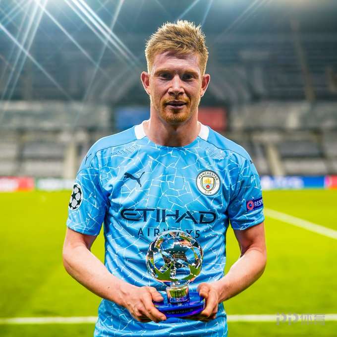 吴少聪女友晒足协杯冠军奖牌：男朋友带的苏州特产