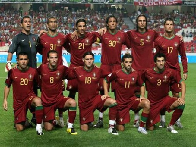 水晶宫与斯特拉斯堡赛前，维埃拉现身法国酒吧和球迷一起观战