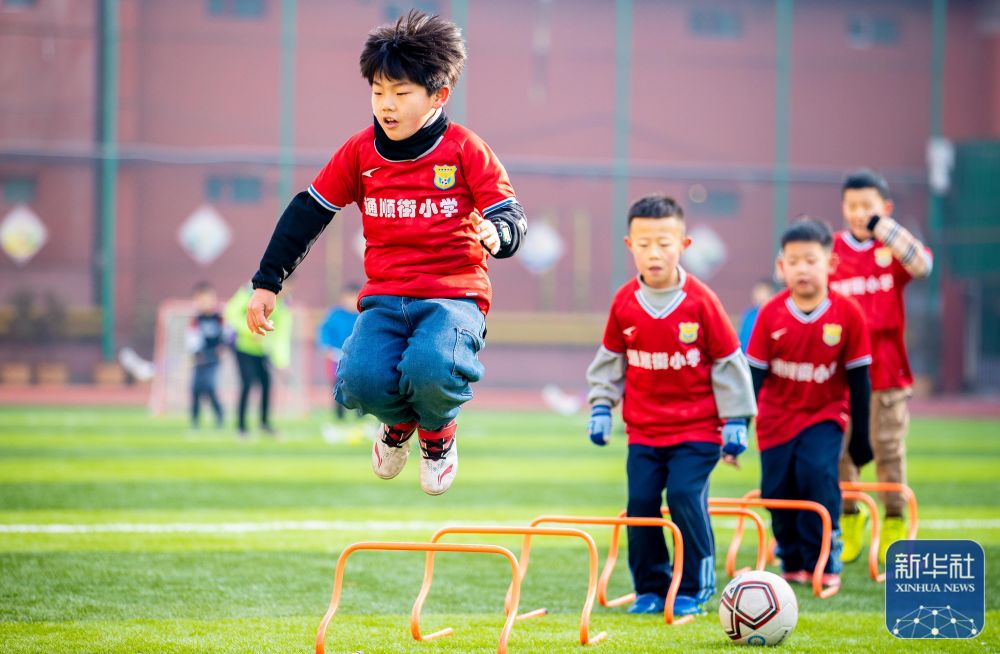 拜仁众将美职联决赛前给穆勒加油：我们都会看比赛，祝夺冠！