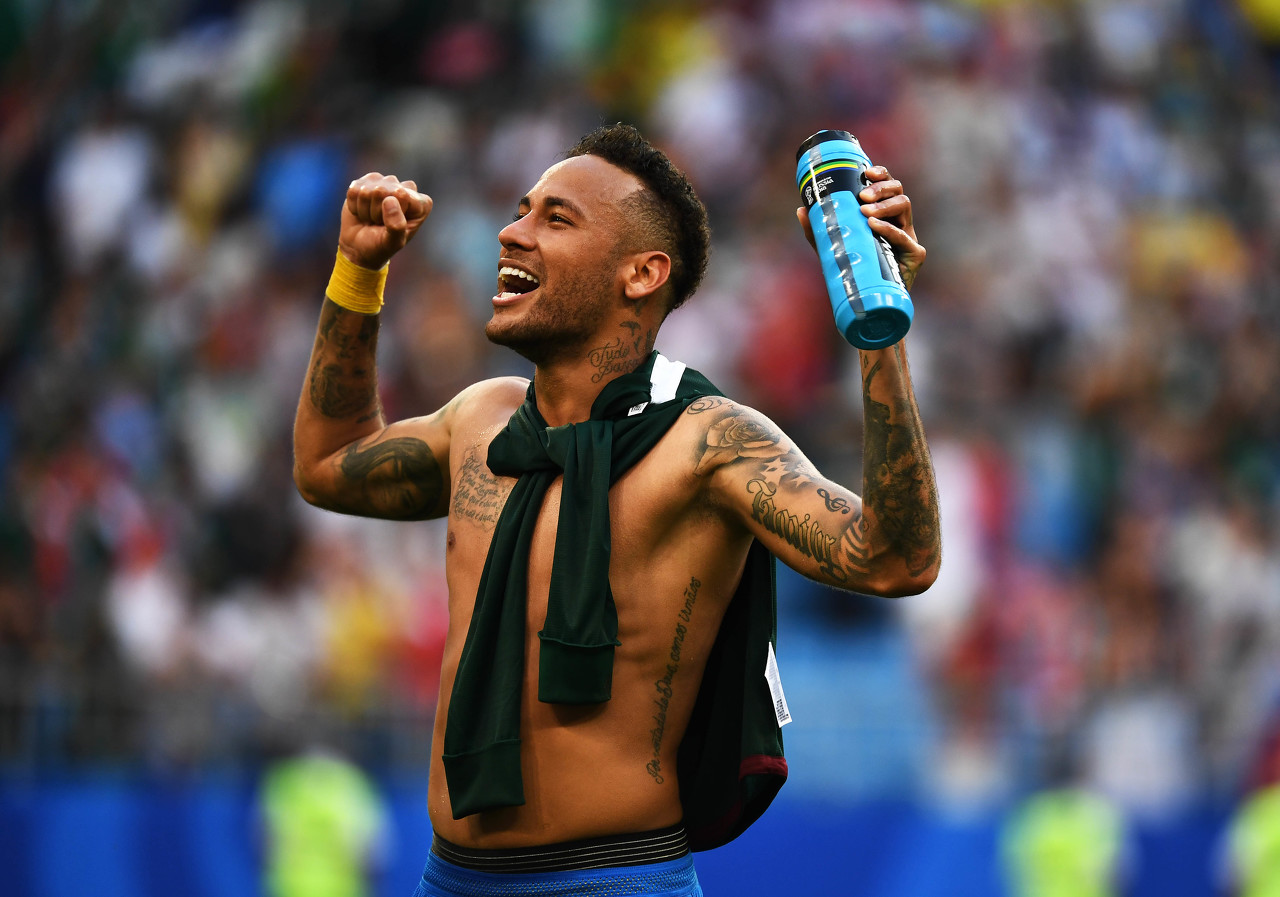 大罗：维尼修斯和拉菲尼亚可以争金球奖；更多人参与将帮助中国队进步